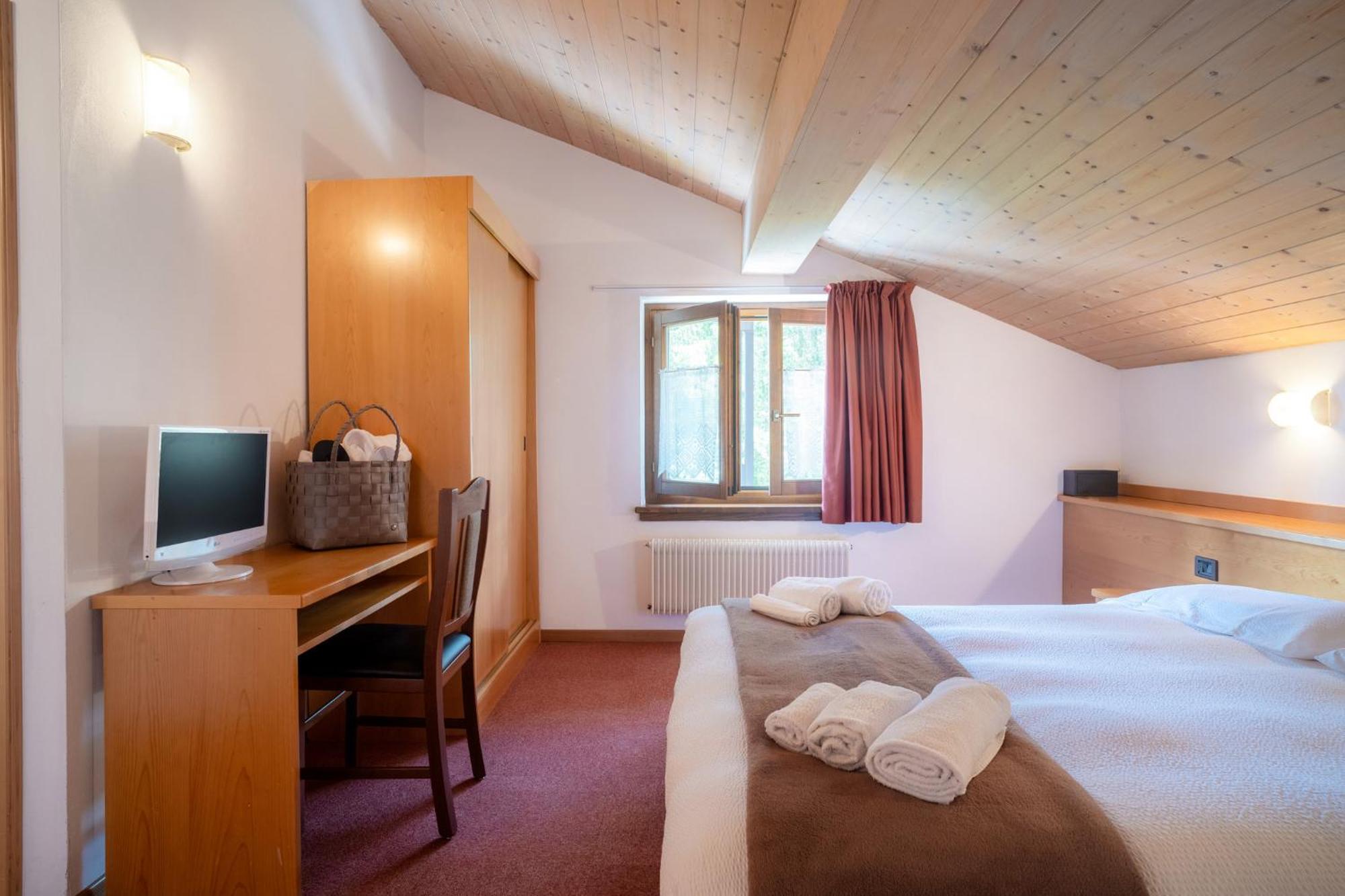 Hotel Piccola Baita Molveno Exterior photo